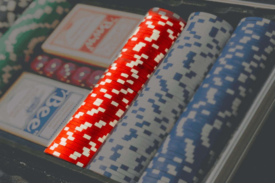 postpage image 3 Casino Chips Colors That Contain Important Meaning When Used in Casino Games Red Chip - 3 Casino Chips Colors That Contain Important Meaning When Used in Casino Games